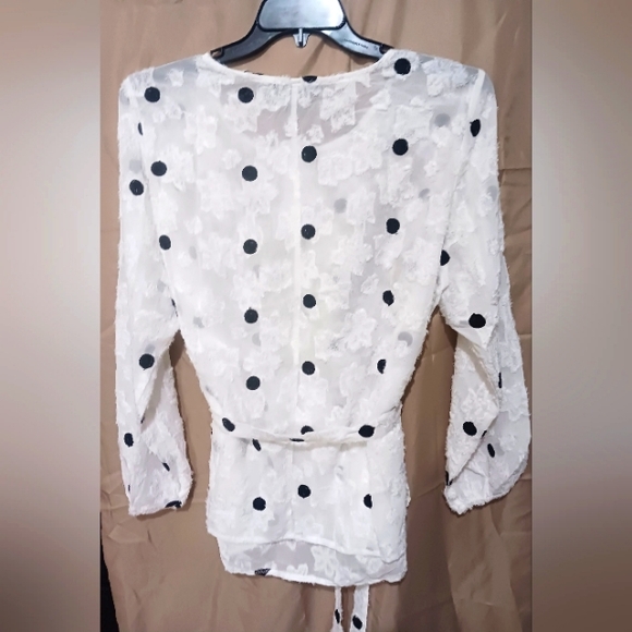 Ladies dress blouse - Picture 4 of 6